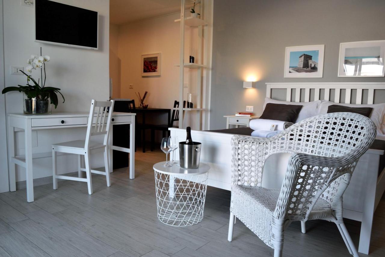 Arneo Terra Del Sole Bed and Breakfast Torre Lapillo Eksteriør billede